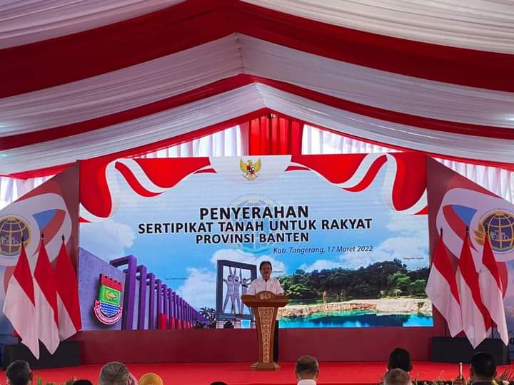 Penyerahan Seripikat Tanah Untuk Rakyat Provinsi Banten